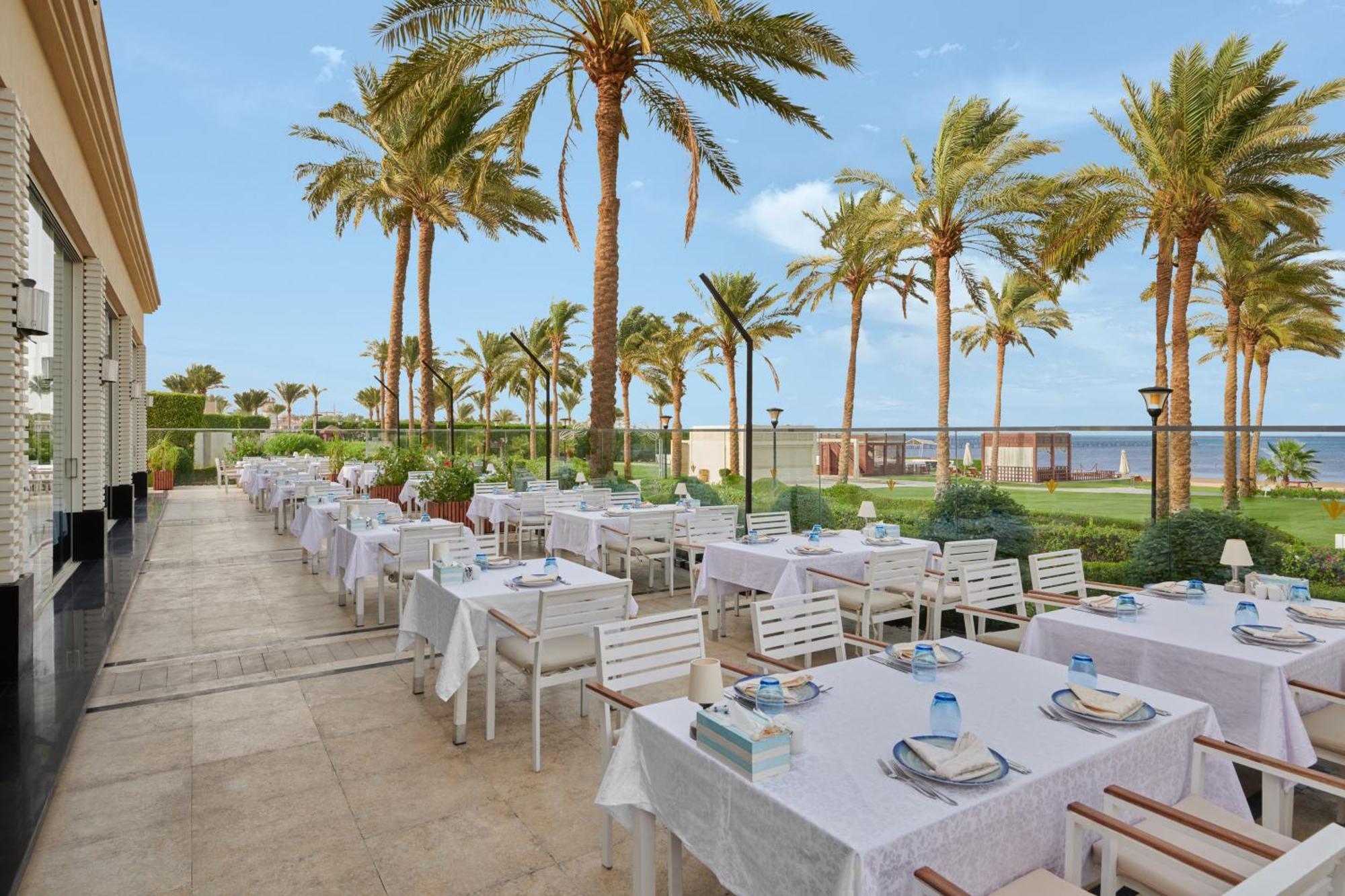 Rixos Premium Seagate Hotel Sarm es-Sejk Kültér fotó The terrace of the hotel